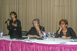 DIÁLOGOS FEMINISTAS