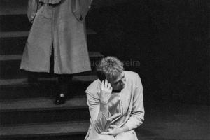 FLÁVIA, CABEÇA, TRONCO E MEMBROS