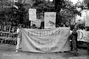 Manifestação contra Revista Íntima