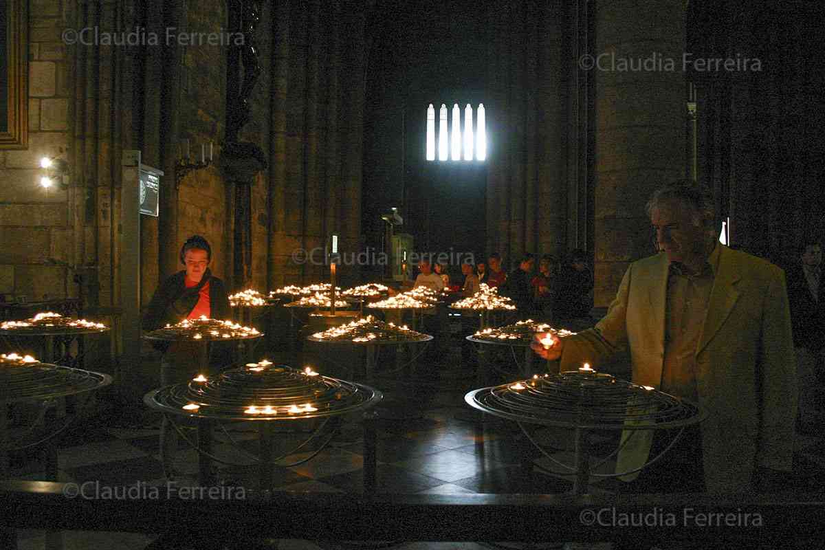 NOTRE DAME DE PARIS CATHEDRAL