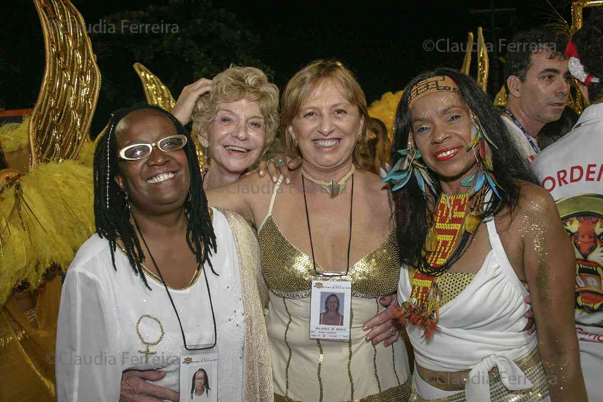 PARADE OF UNIDOS DO PORTO DA PEDRA SAMBA SCHOOL