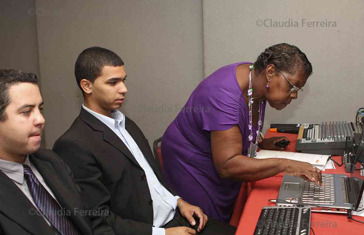 WOMEN, DIALOGUES ON PUBLIC SECURITY