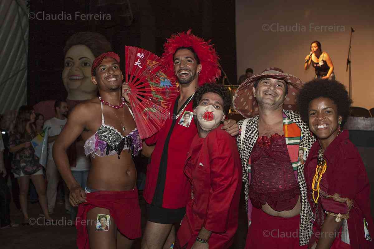 PRESIDENTIAL  CAMPAIGN, ACT DILMA IS MANY