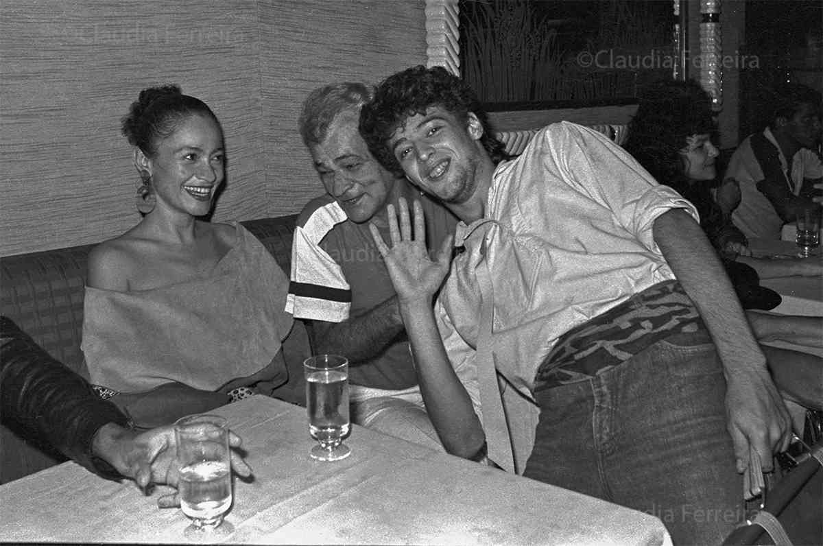 100 APRESENTAÇÕES DE "AMOR EM CAMPO MINADO"