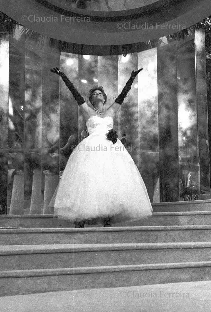 SEDA PURA E ALFINETADAS