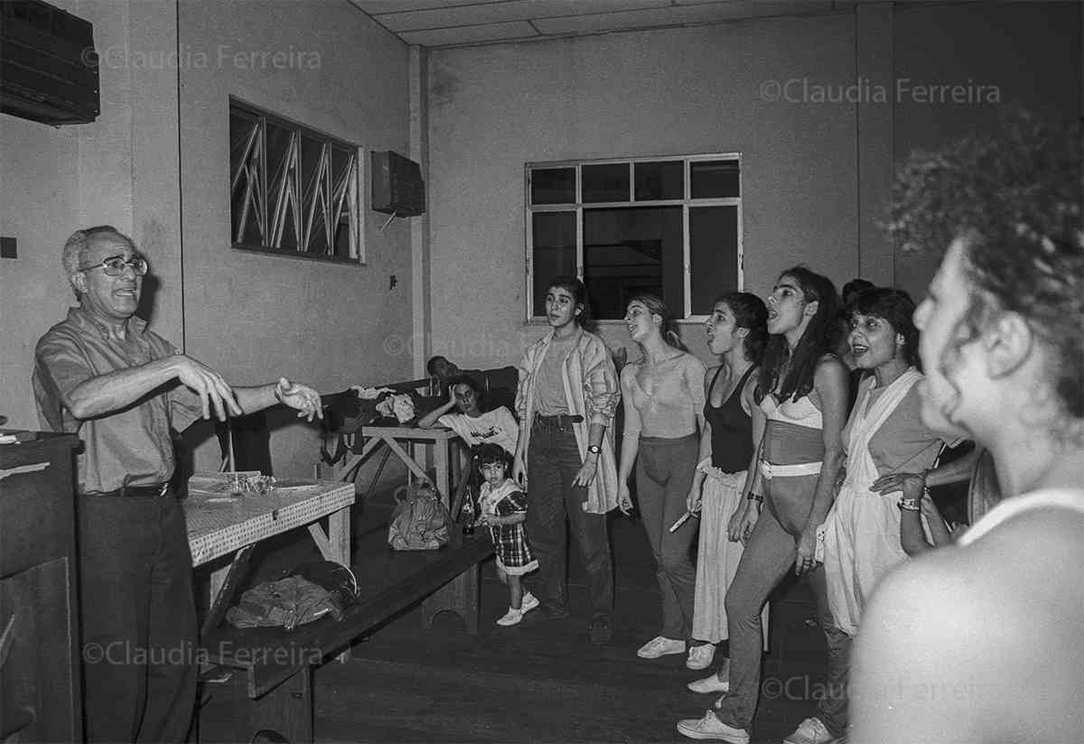 UM PEIXE FORA D'ÁGUA