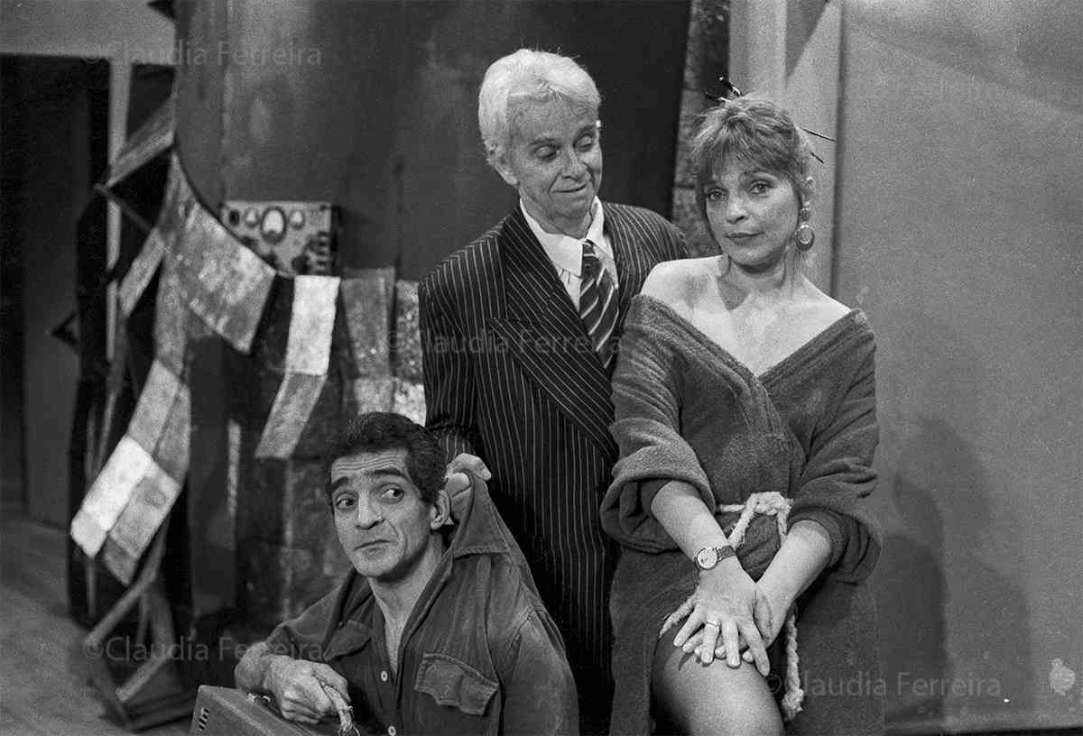 BRASILEIRAS E BRASILEIROS