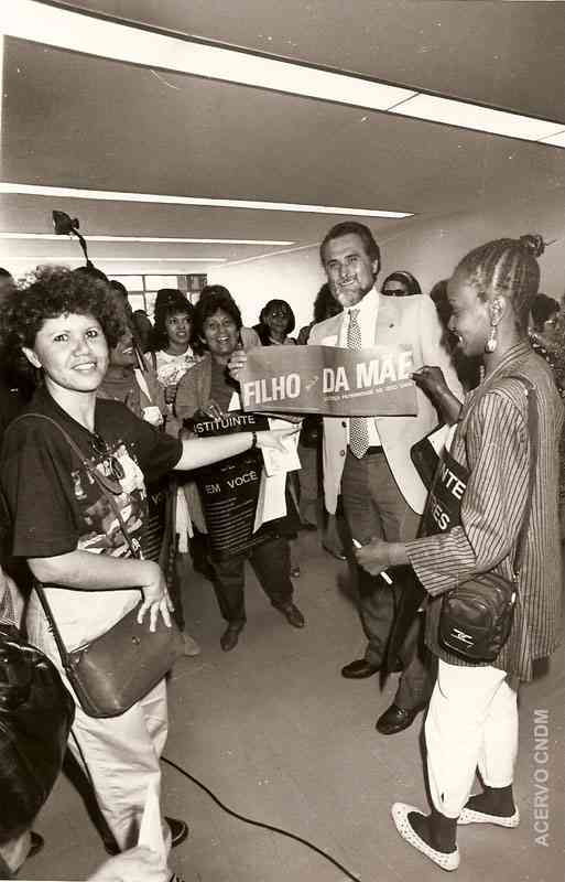 Vigília Nacional no Congresso: "As Mulheres estão de Olho em Você, Filho não é só da Mãe"